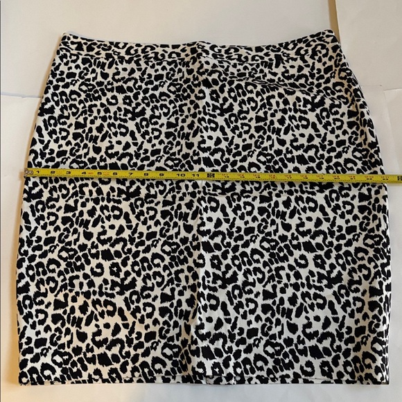 NWT Plus Ladies Ann Taylor Black & White Leopard Print Straight Skirt Size 18 - Picture 8 of 8
